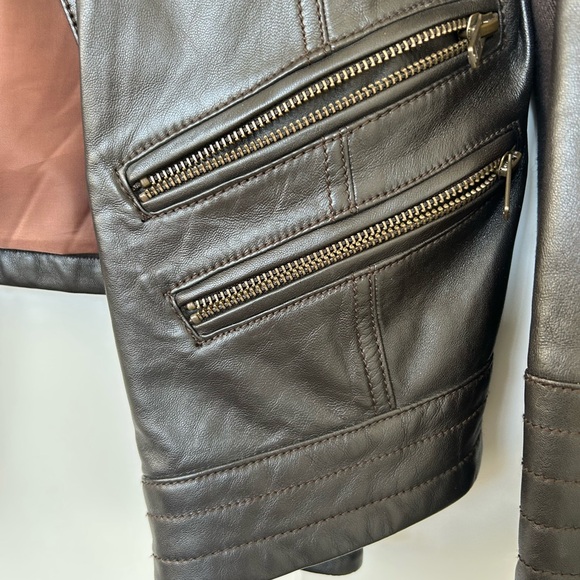 Halogen size 20 leather jacket- true to size and consistent through arms & body - Picture 7 of 7